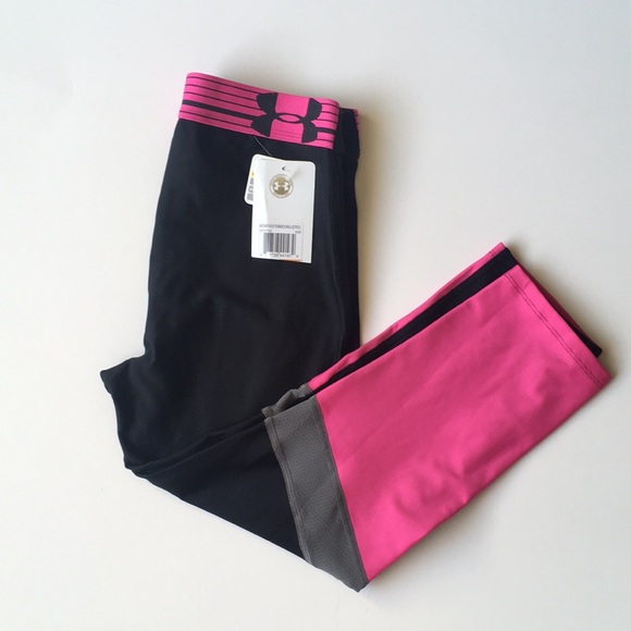Under Armour Pants - NWT Under armour hear gear compression capris